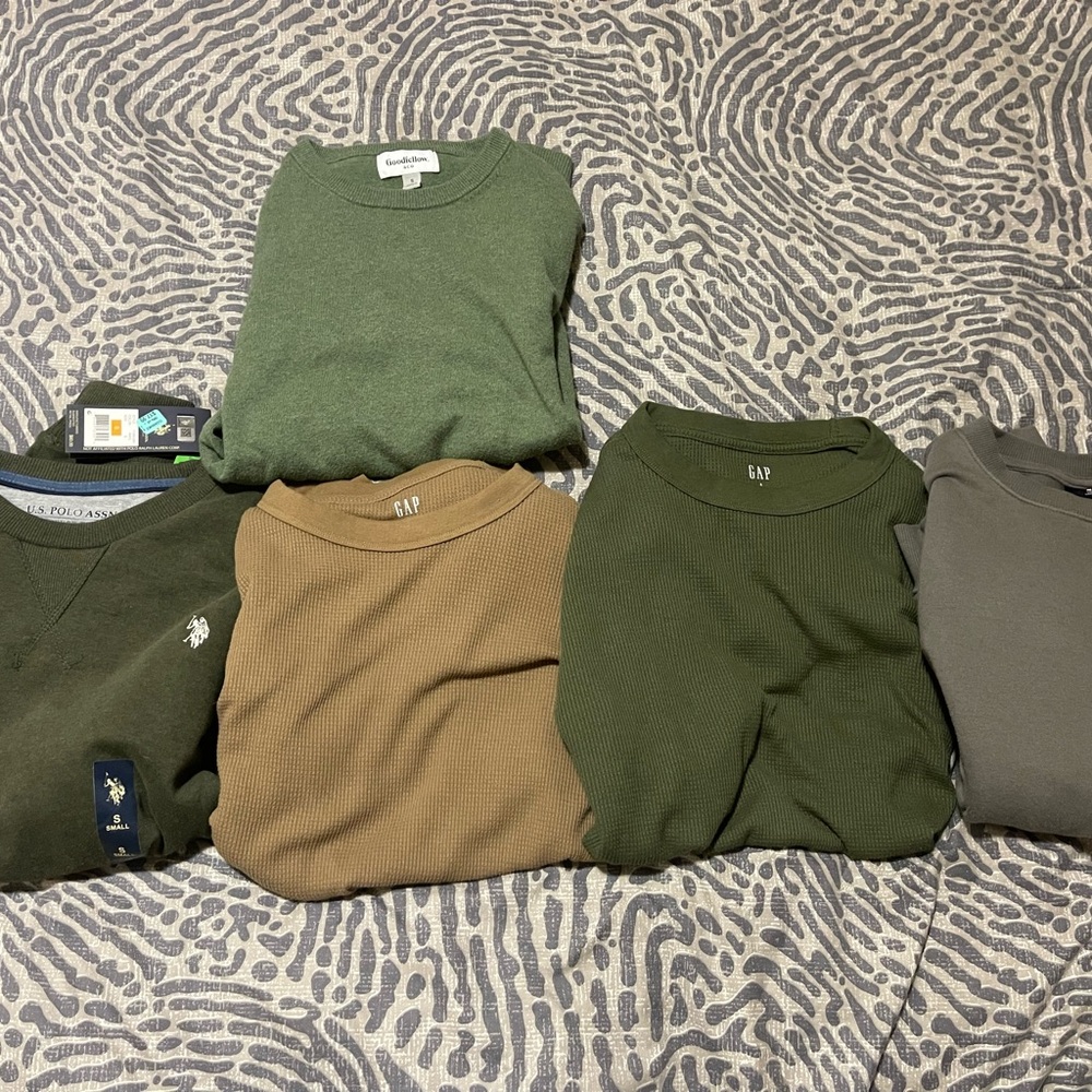 Lot of 5 Mens Sweatshirts. SM